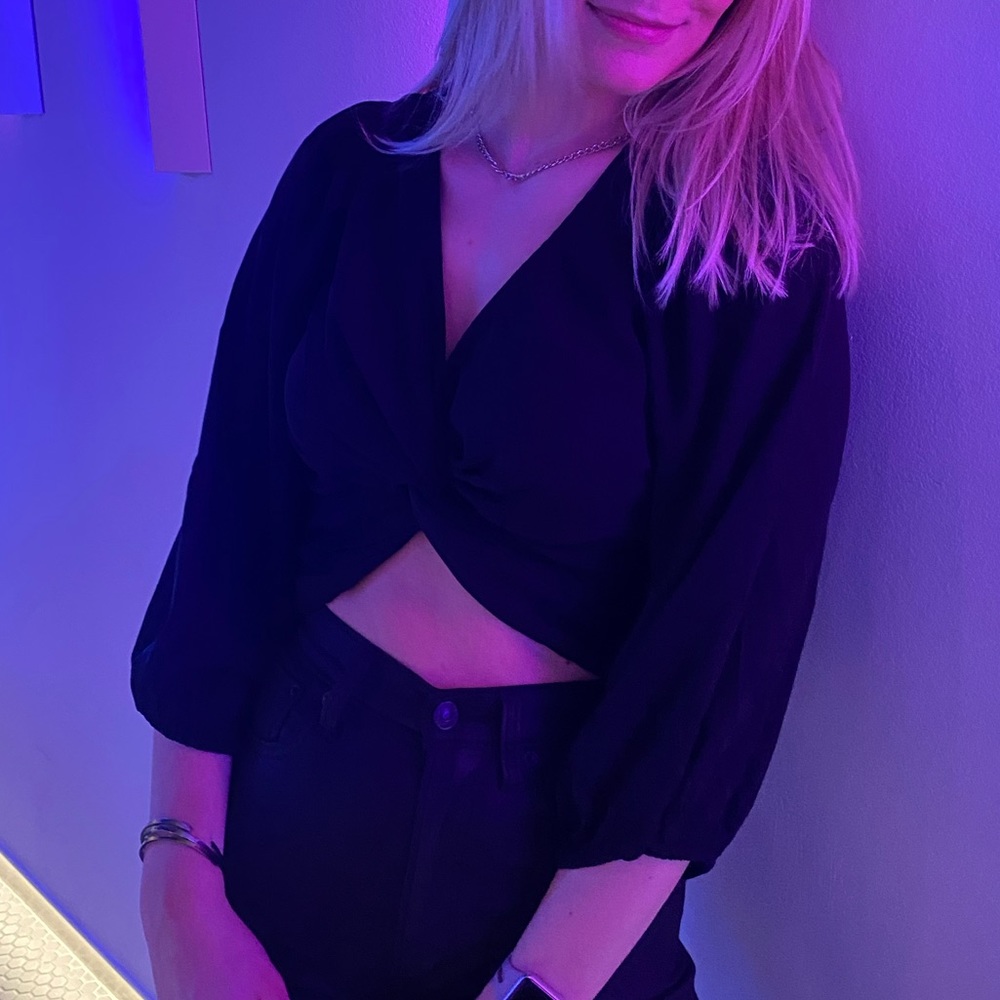 Abercrombie Twist Front Crop Top Puff Sleeves